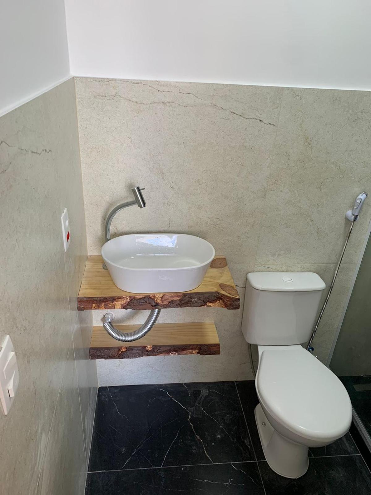 Standard Suite,1744866431:JPEG